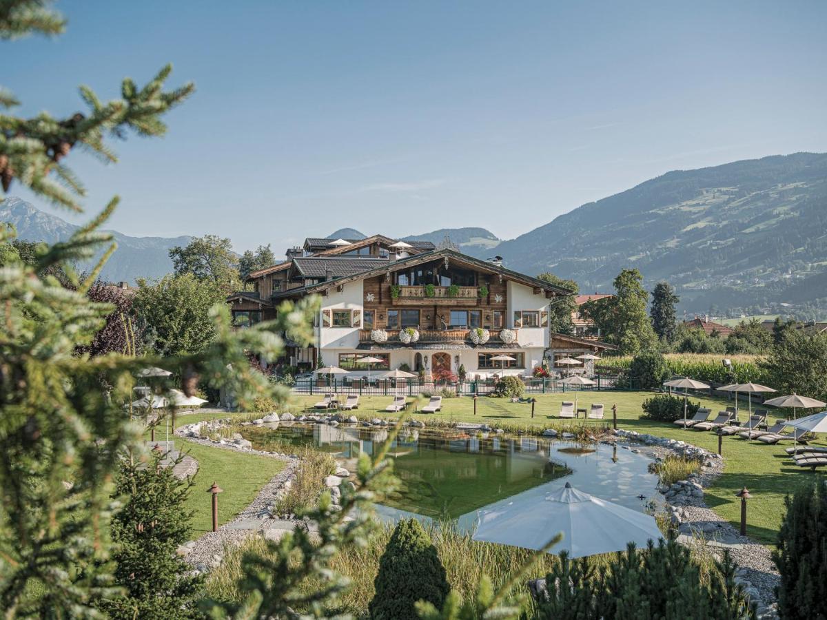 Aparthotel Stacherhof Fuegen Exterior photo