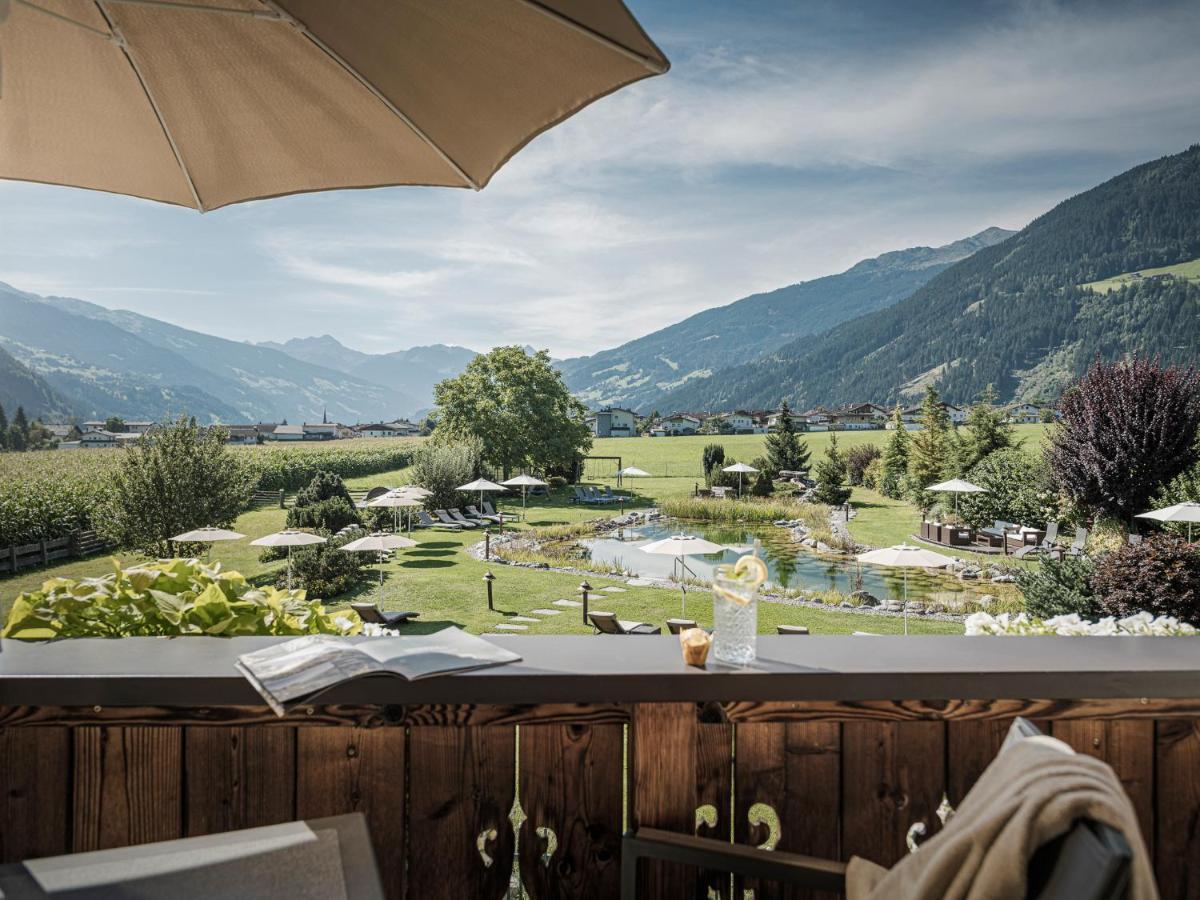 Aparthotel Stacherhof Fuegen Exterior photo