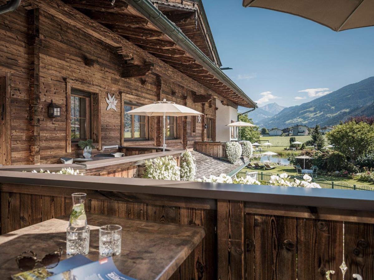 Aparthotel Stacherhof Fuegen Exterior photo